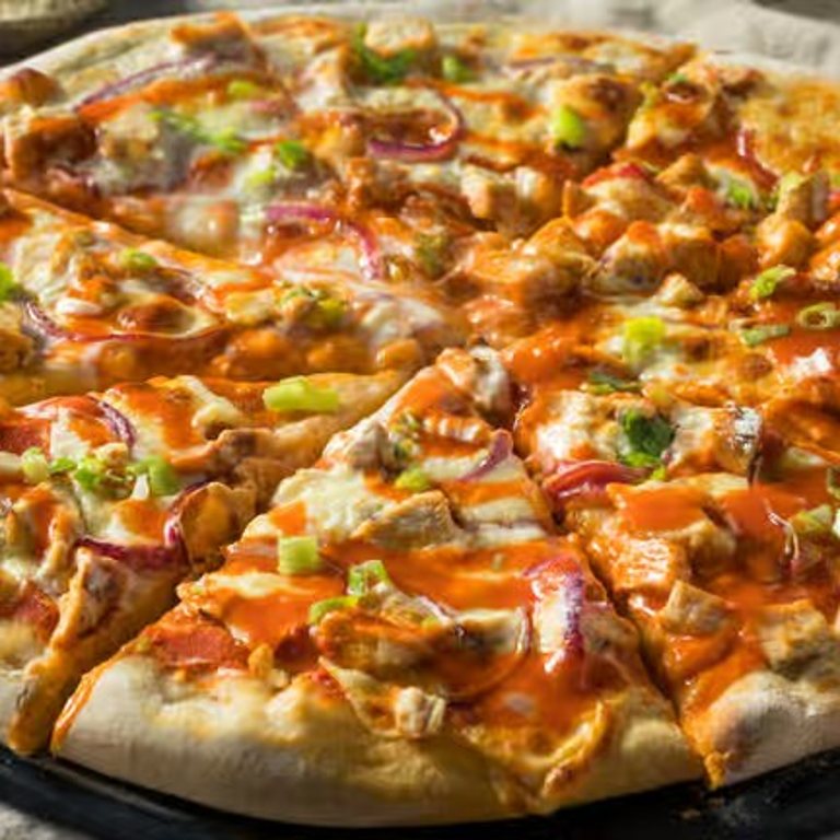 Buffalo Chicken Pizza: A Spicy Slice Favorite