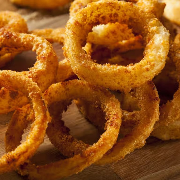 Crunchy Onion Rings: A Tasty Side Option